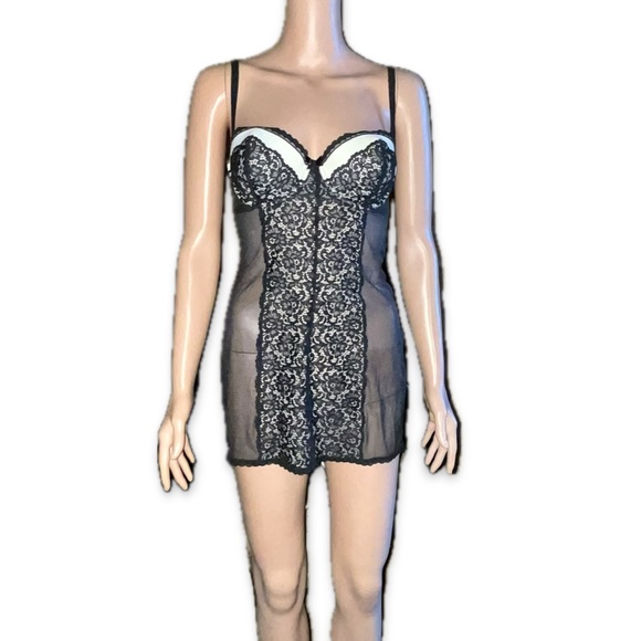 VTG Victoria's Secret Slip dress/Black & White Lace Babydoll